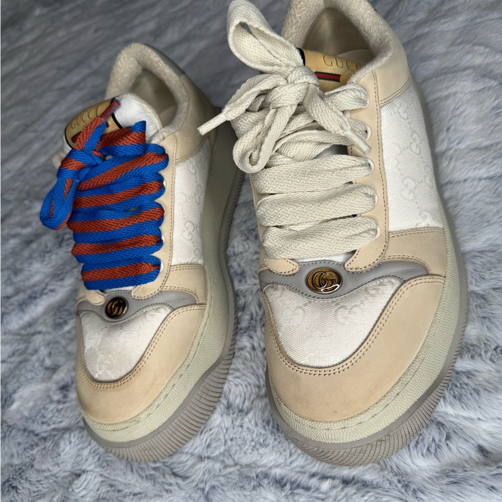 Gucci Beige and Cream Sneakers with Colorful Laces